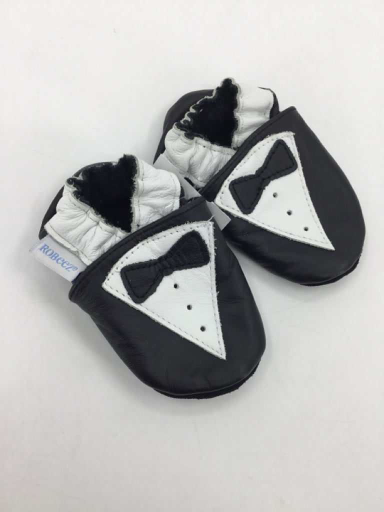 Robeez Child Size 1 Toddler Black Baby/Walker Shoes