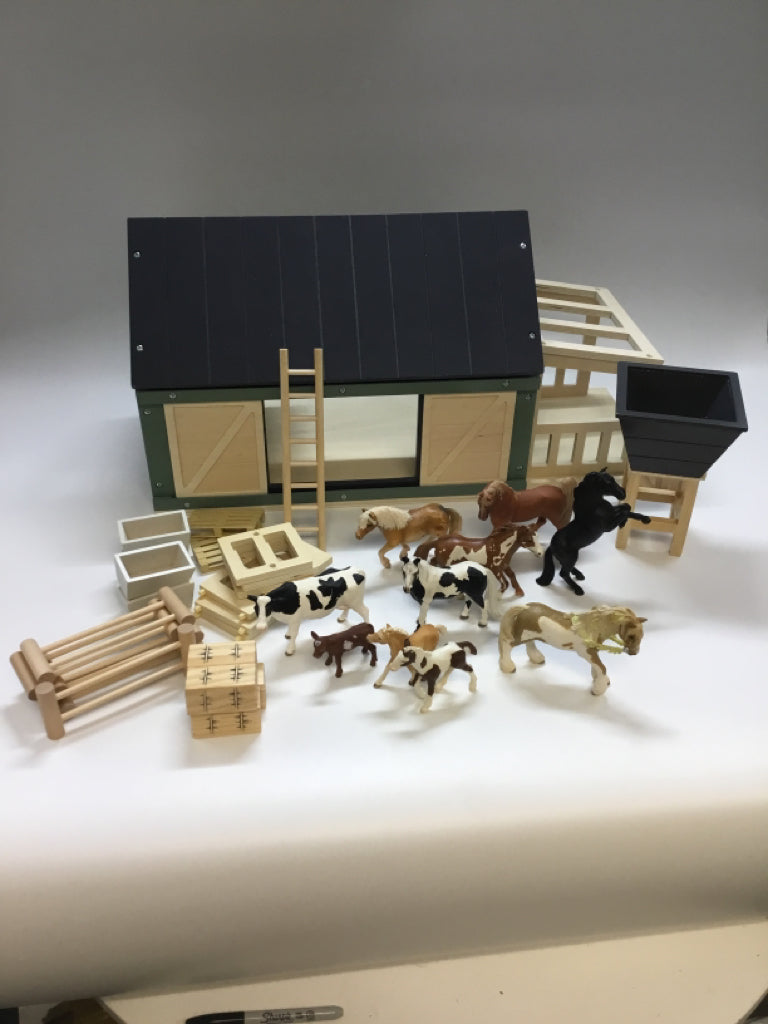 CoCo Villiage Wooden Farm & Accessories Set