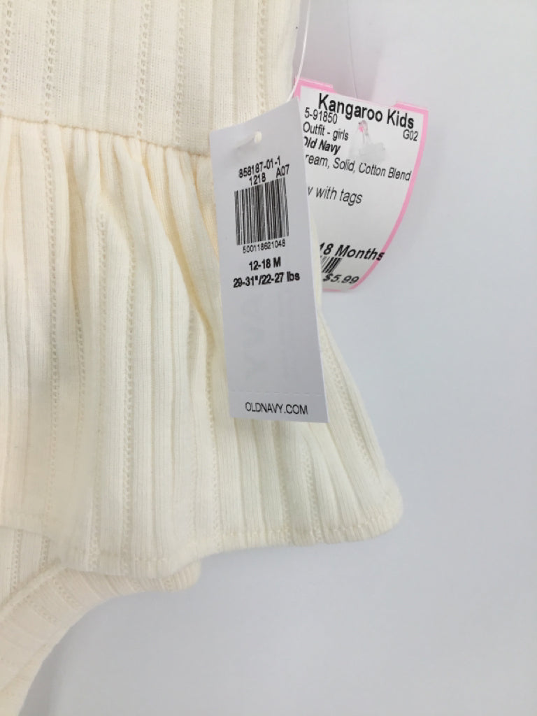 Old Navy Child Size 12-18 Months Cream Outfit - girls
