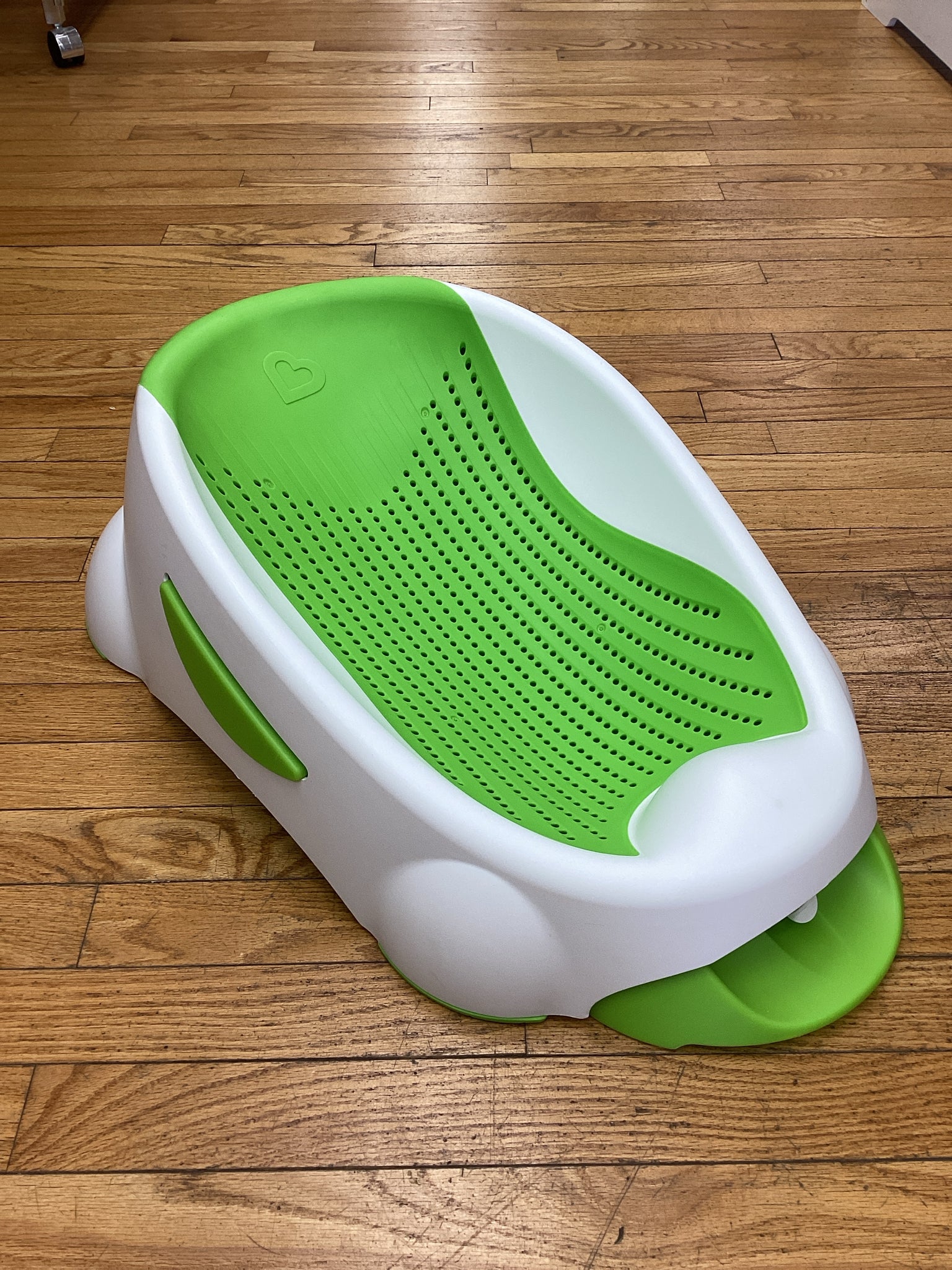 Munchkin Clean Cradle Baby Bathtub