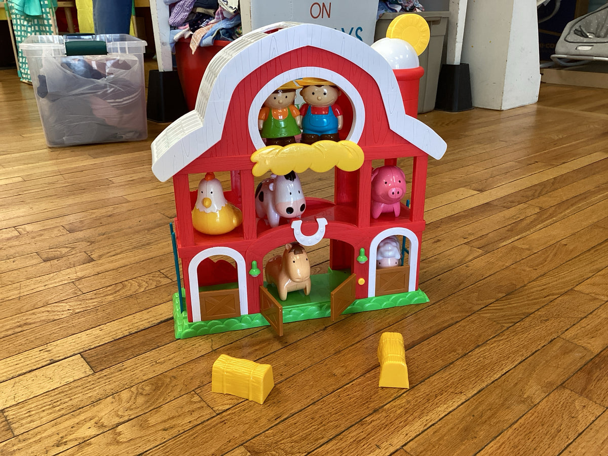 Kid Connection Farm House Play Set