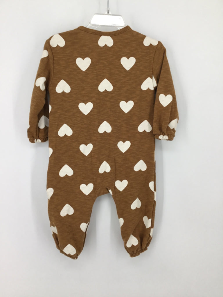 Old Navy Child Size 12-18 Months Tan Outfit - girls