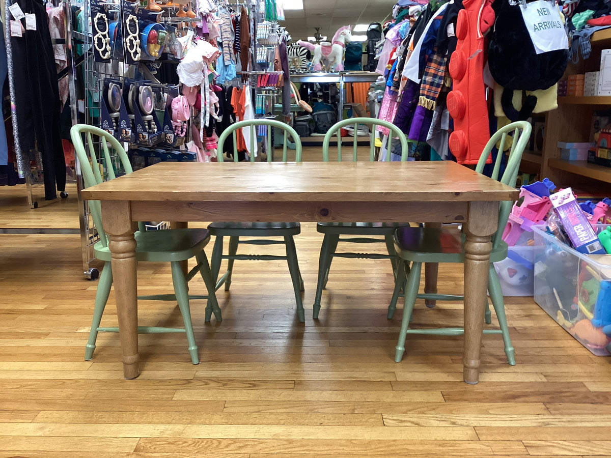 Pottery Barn Kids Wooden Farmhouse Table w/ 4 Windsor-style Chairs