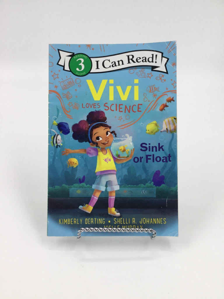 I Can Read Vivi Loves Science  Paperback Book