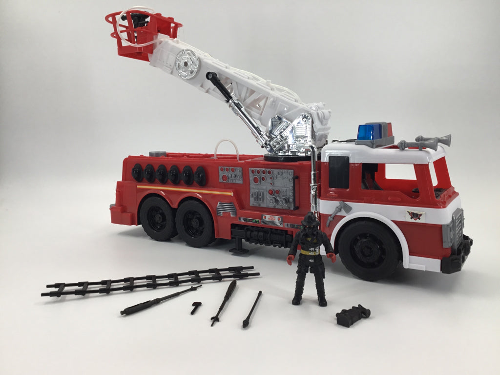 Kid Connection Light & Sound Fire truck with working water pump