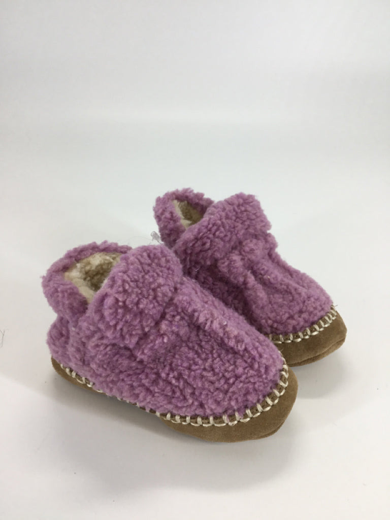 LL Bean Child Size 5 Toddler Purple Slippers