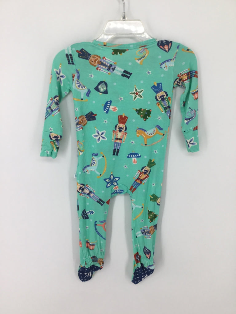 Posh Peanut Child Size 3-9 Months Green Christmas