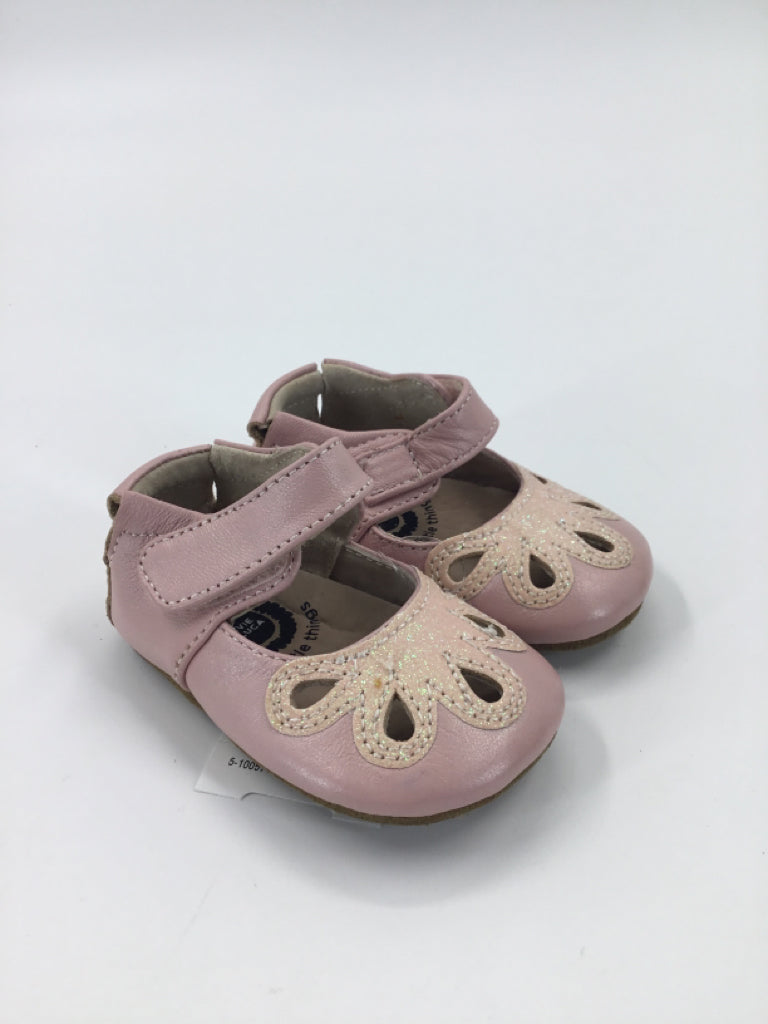Livie & Luca Child Size 2 Toddler Pink Baby/Walker Shoes