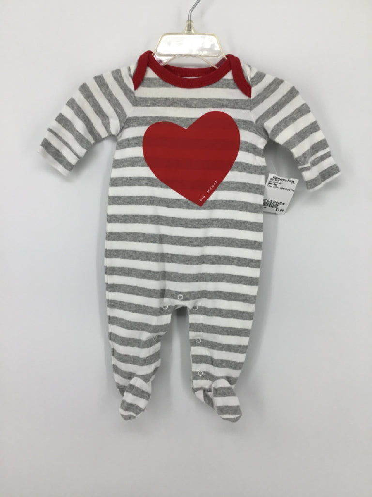 Baby Gap Child Size 0-3 Months Gray Valentine's Day Outfit