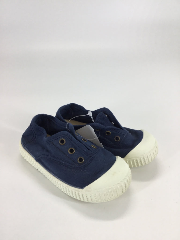 Victoria Child Size 9 Toddler Blue Sneakers