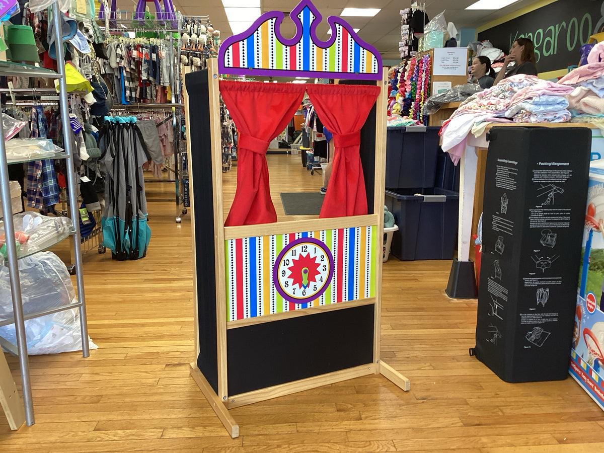 Melissa & Doug Wooden Deluxe Puppet Theater