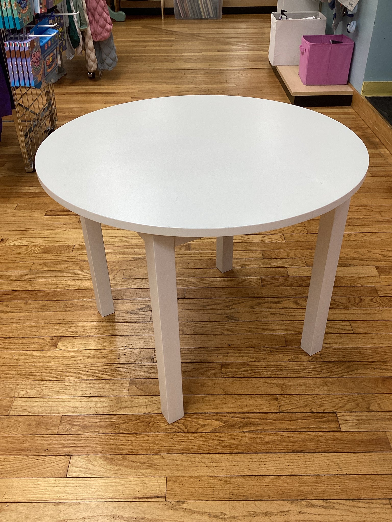 Pottery Barn Kids Carolina Round Play Table