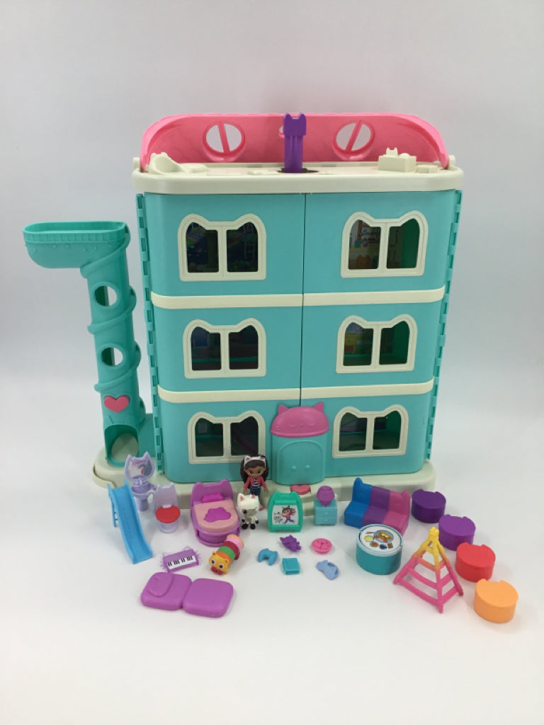 Gabby's Dollhouse: The Movie, Meow-mazing Dollhouse