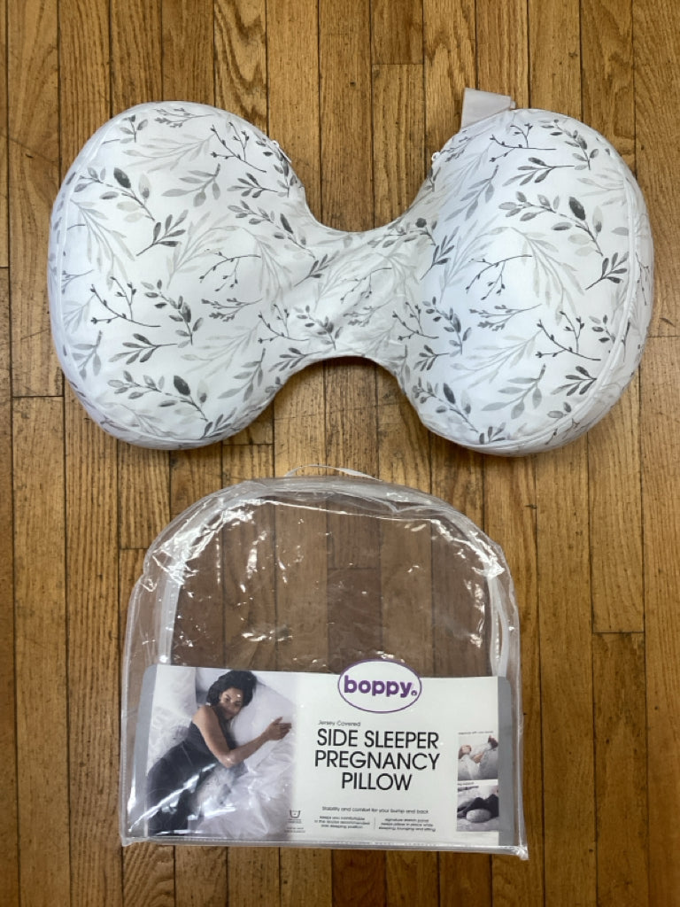 Boppy White Print Side Sleeper Maternity Pillow