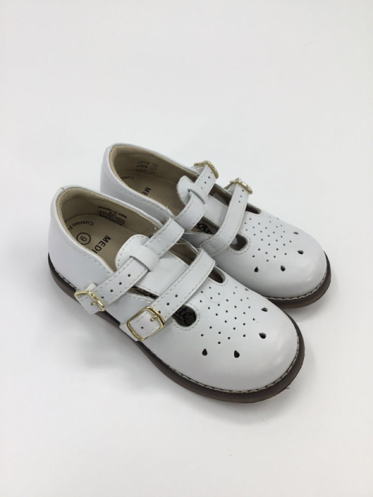 Footmates Child Size 9 White Dress Shoes