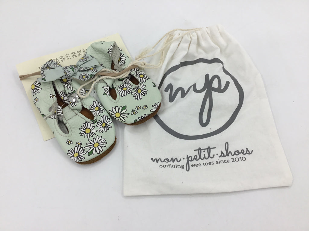 Mon Petit Child Size 4 Toddler Mint Green Baby/Walker Shoes