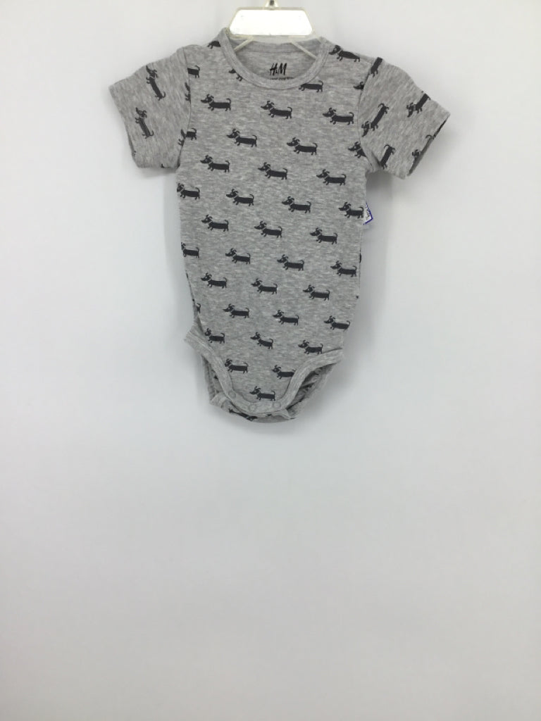 H & M Child Size 9-12 Months Gray Onesie