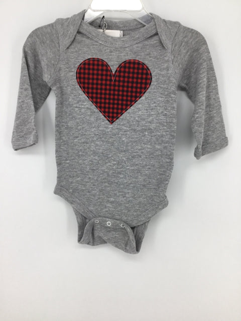Kakabaka Child Size 6 Gray Valentine's Day buffalo Plaid Heart Onesie