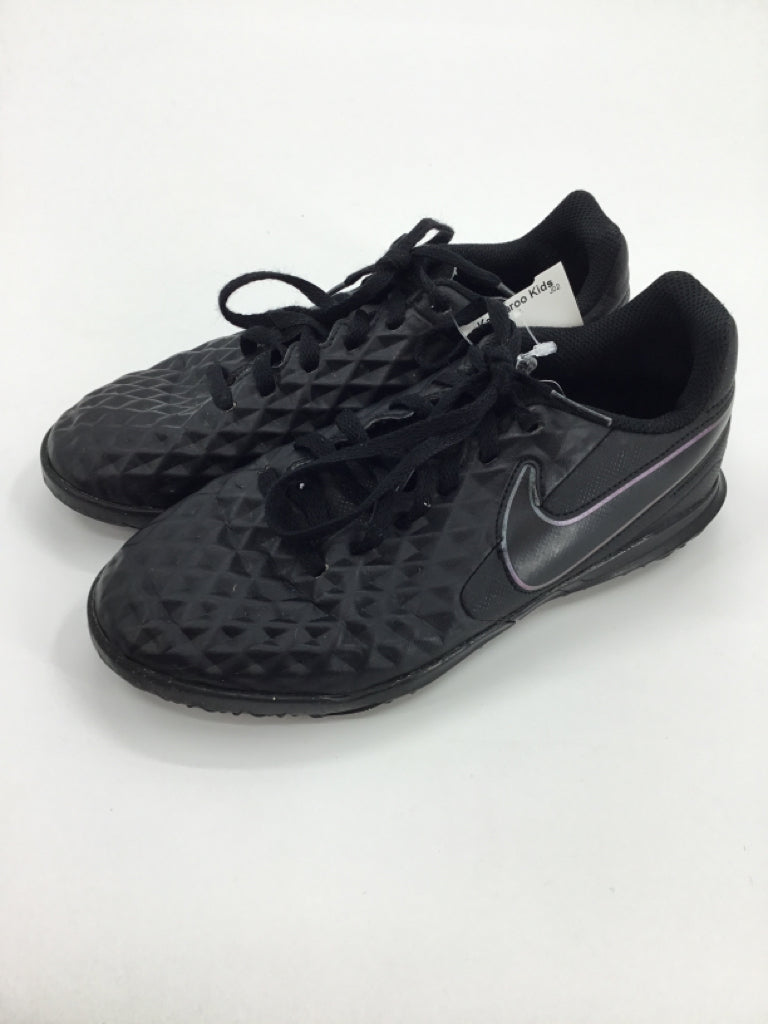 Nike Child Size 2.5 Youth Black Sneakers