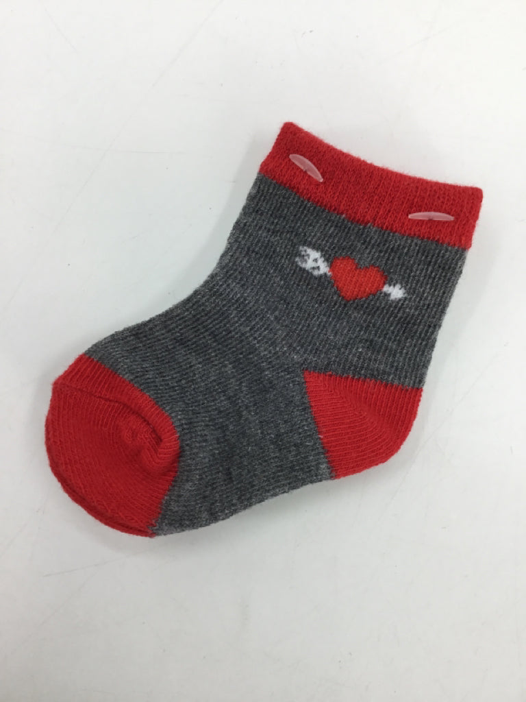 brandless Child Size Newborn Gray Valentine's Day Socks